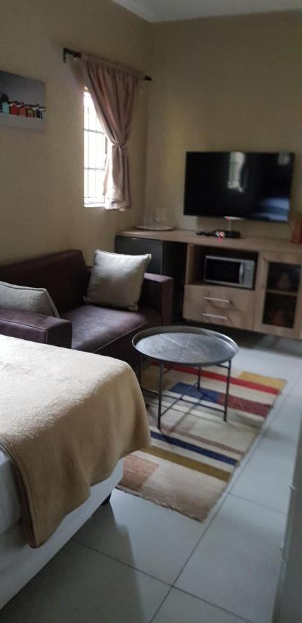 Salas Stay, Midrand Bagian luar foto