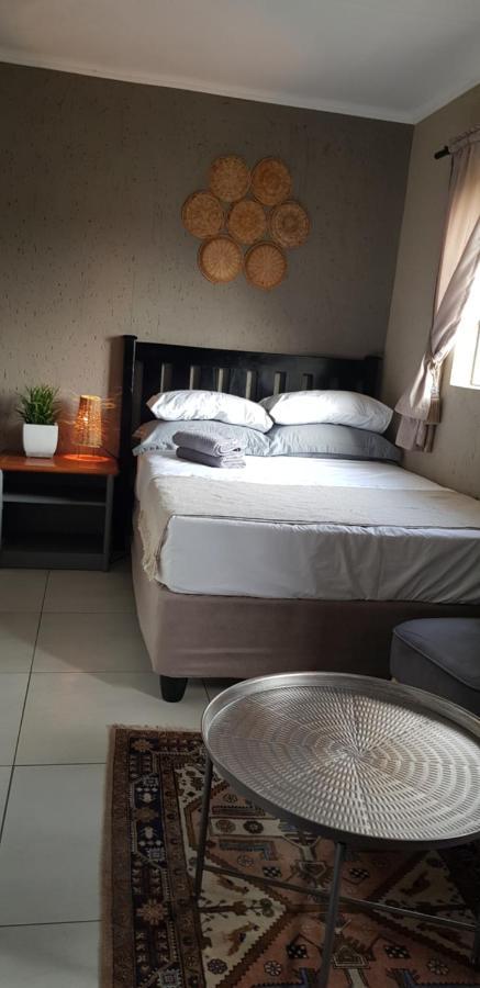 Salas Stay, Midrand Bagian luar foto