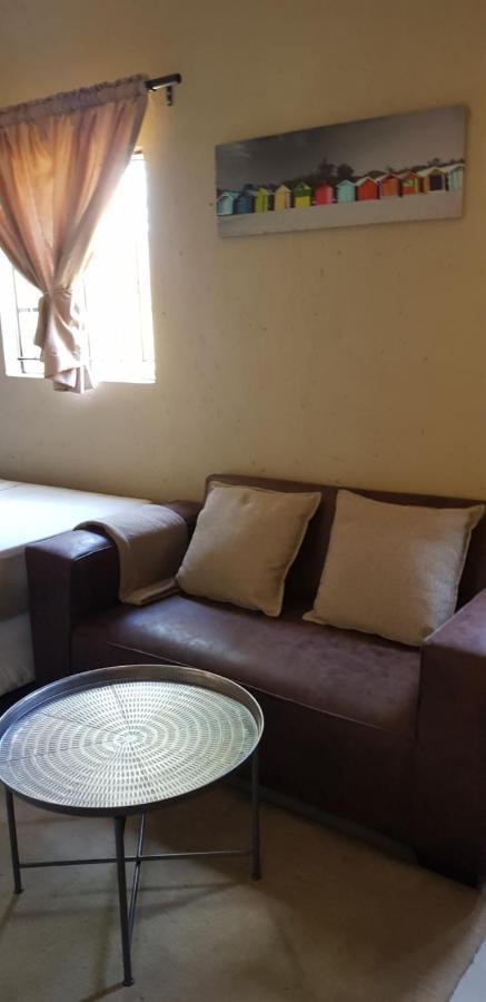 Salas Stay, Midrand Bagian luar foto