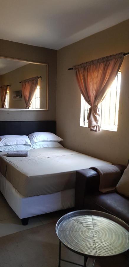 Salas Stay, Midrand Bagian luar foto